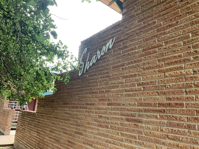 Foto del edificio - 3701 Sleeper Ave