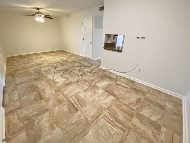 Building Photo - Willows Apartments