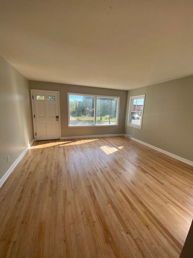 Building Photo - 4027 N 62nd St