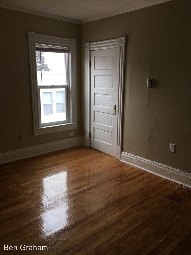 Foto del edificio - 924 E 6th St