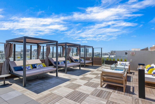 Rooftop Cabanas & Fire Pit - R3 by CLG