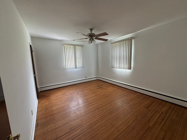 Building Photo - 410 Paoli Ave