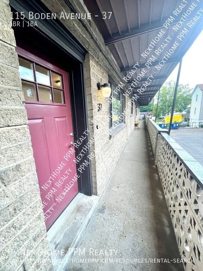 Foto del edificio - 115 Boden Ave