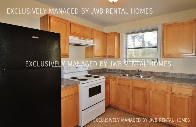 Foto del edificio - 7410 Warner Dr
