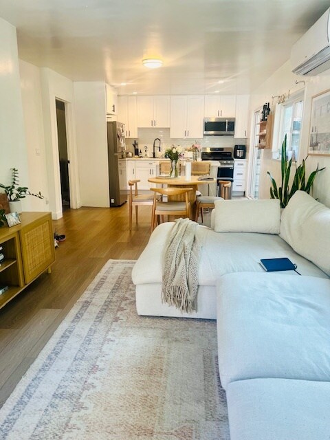 Foto del edificio - 1037 Pleasantview Ave