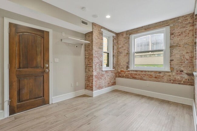 Building Photo - 1227 15th St NW