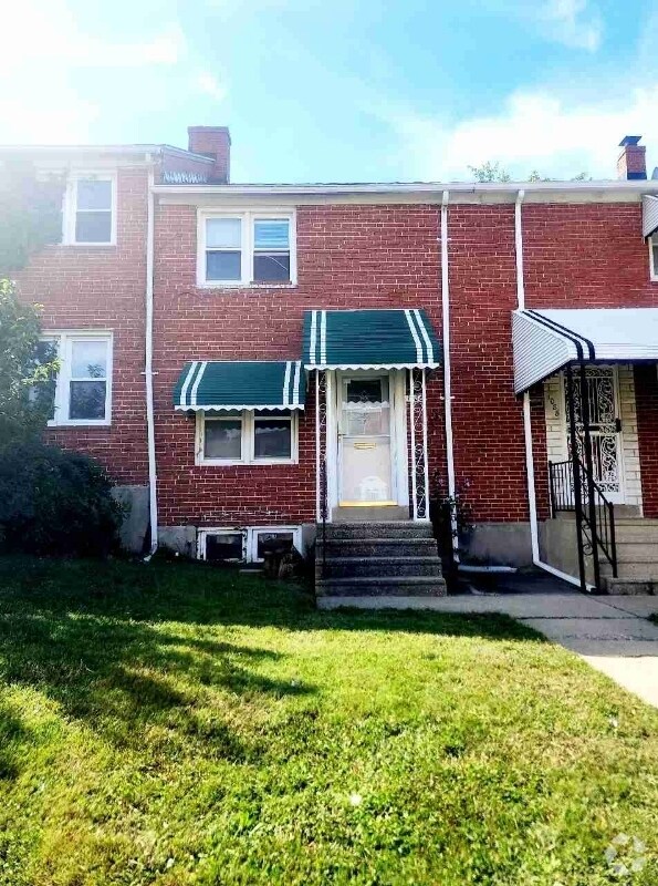 Homeland Apartments for Rent with Hardwood Floors Baltimore, MD 1