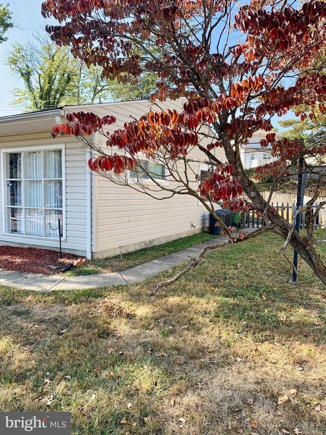 Building Photo - 5500 Laurelton Ave
