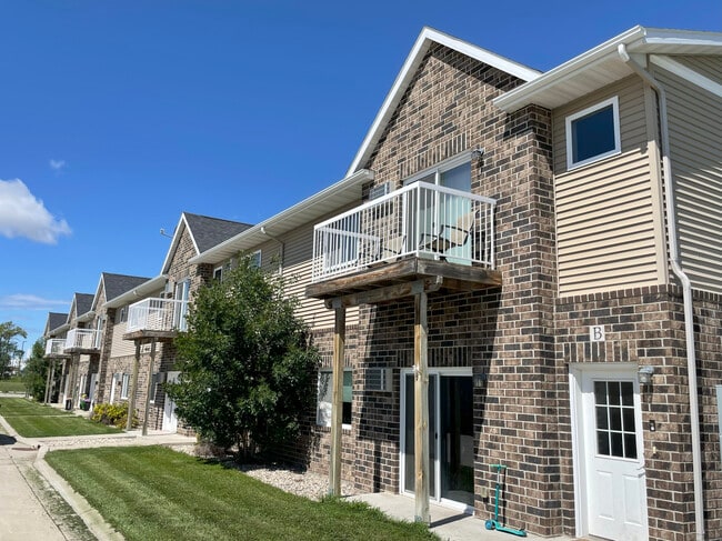 Apartments for Rent with High Ceilings Near The Commons at Southgate ...