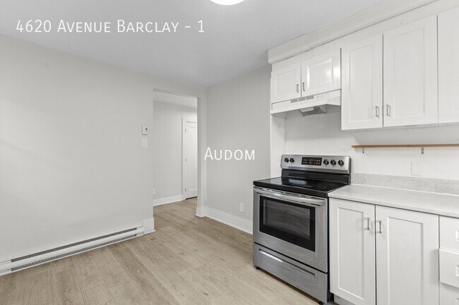 Building Photo - 4620 Av. Barclay