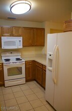 Building Photo - 9051 Gervais Cir