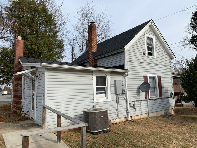 Photo - 4598 S Amherst Hwy Apartment