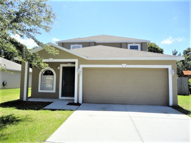 Foto principal - 7807 Country Chase Avenue