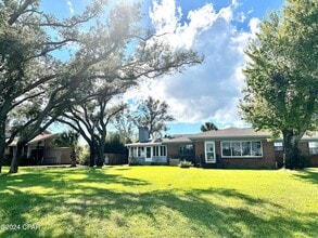 2402 Ashland Rd