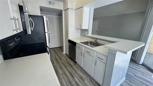 Foto del edificio - 1037 S Hiawassee Rd