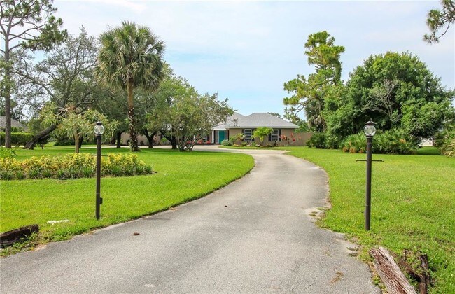 Building Photo - 4042 SW Bimini Cir N