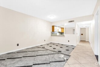 Building Photo - 3823 S Maryland Pkwy