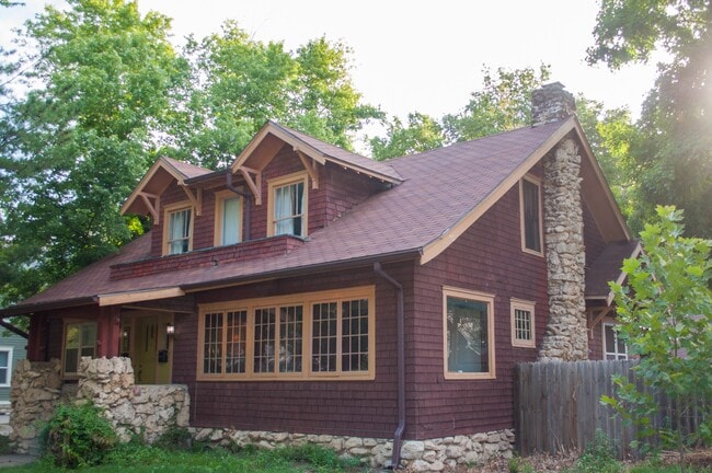Building Photo - 410 N Juliette Ave