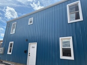 Building Photo - 352-354 Ermine Wy