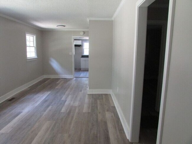Foto del edificio - 5855 Cane Savannah Rd