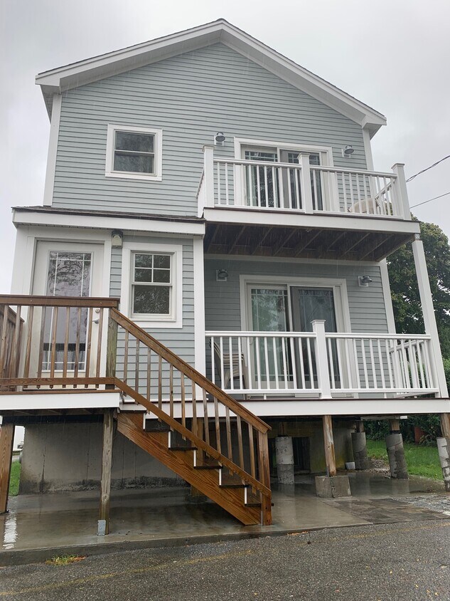Primary Photo - 26 Newport Ave