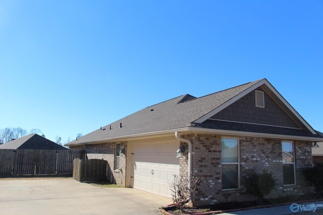 Building Photo - 14560 Water Stream Dr
