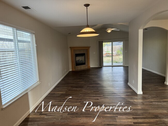Building Photo - 35 Avenida Brisa Ct
