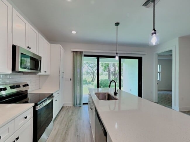 Building Photo - 26473 Explorer Rd