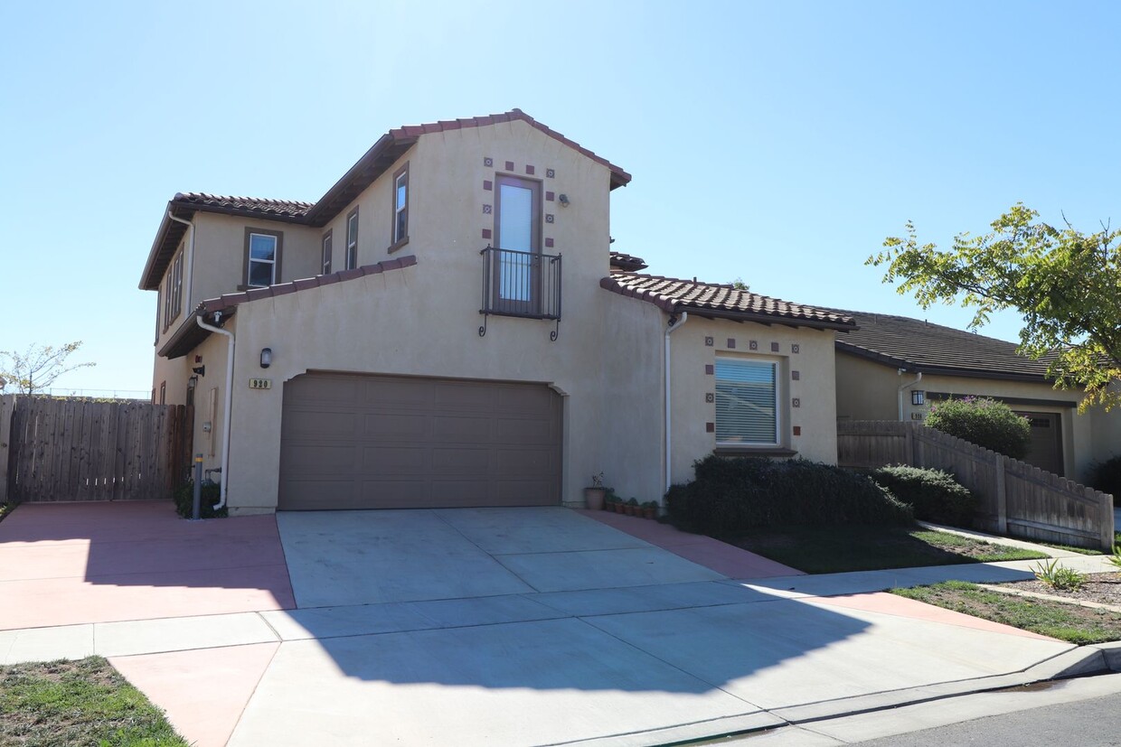 Primary Photo - Lovely Harvest Glen Home