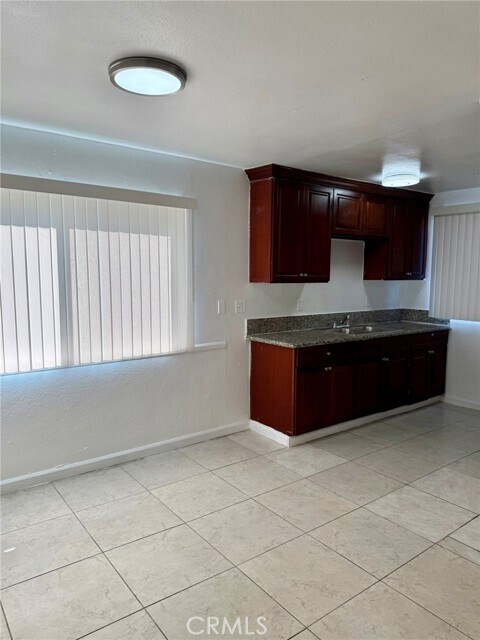 Foto del edificio - 4830 Canoga St