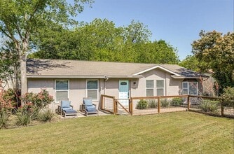 Building Photo - 748 Wales Way