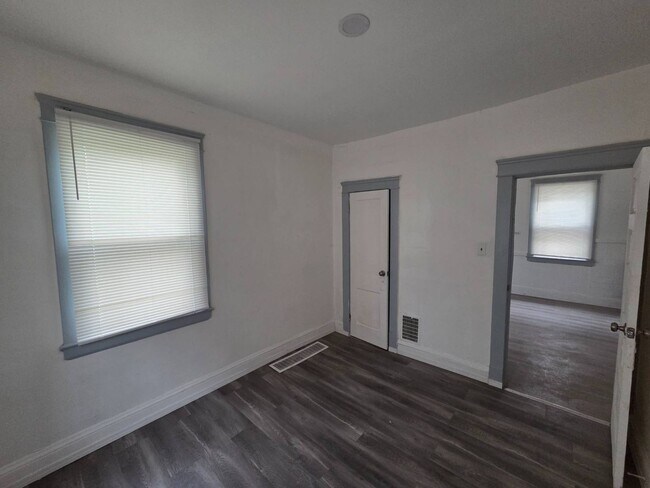Foto del edificio - 15322 Yorick Ave