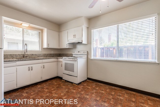 Building Photo - 1323 Kingfisher Way