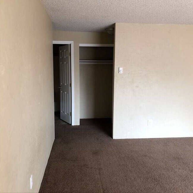 Foto del edificio - 248 W Clark St