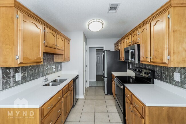 Foto del edificio - 240 Winding Creek Dr