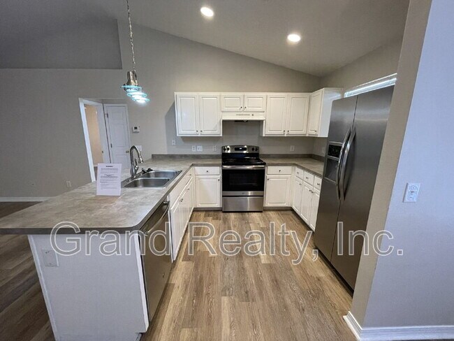 Building Photo - 10337 Wailuku Dr