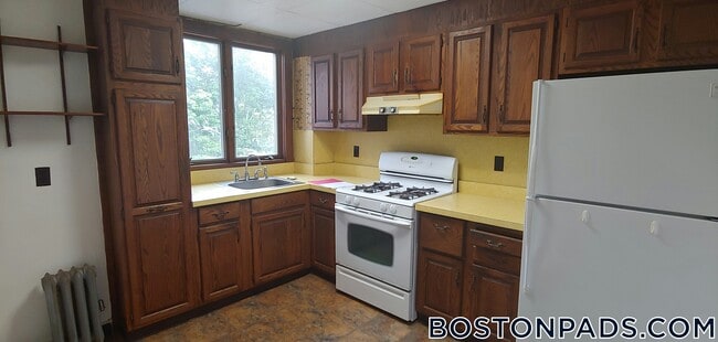 Building Photo - 7 Wallingford Rd