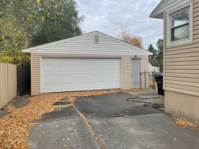 Foto del edificio - 4 bed 2 bath rental