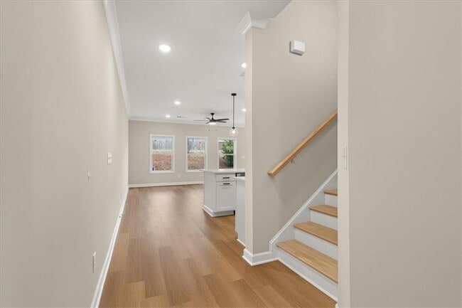 Building Photo - 4561 Moray Dr