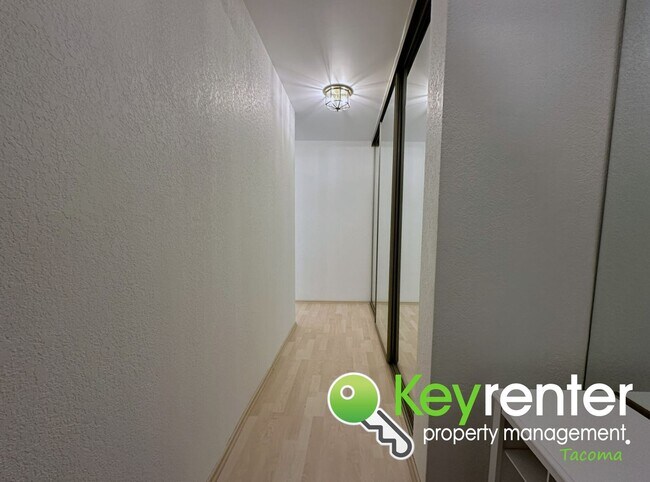 Foto del edificio - Luxurious 1 Bedroom Condo in Vibrant Seattle!