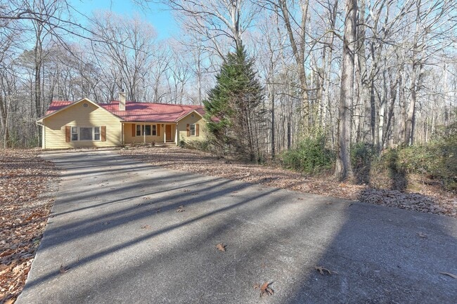 Building Photo - 3 Bedroom 2 Bath Home - Cul-de-sac, Newnan...