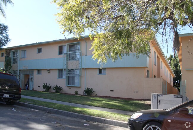 Building Photo - Buckingham Apartments