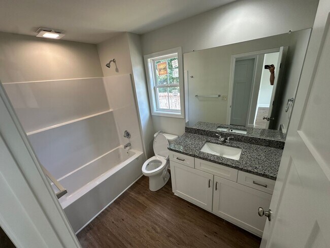 Foto del edificio - FOR LEASE- NEW BUILD LOCATED IN THE HEART ...