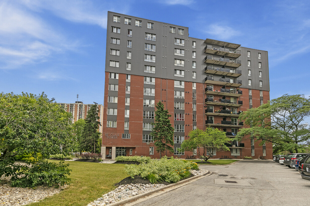 Primary Photo - Shoreline Towers