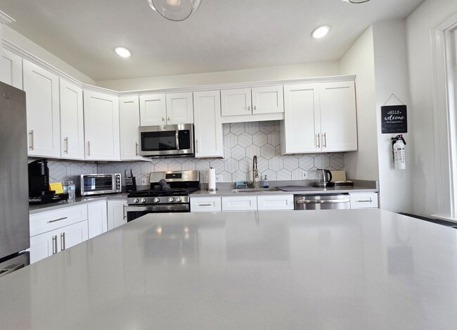 Building Photo - 9 Bailey Ave