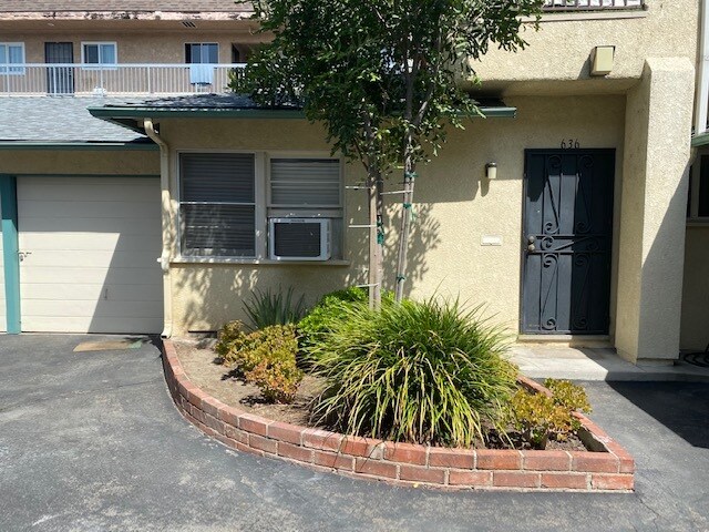 Attached Garage - 636 S Lake St