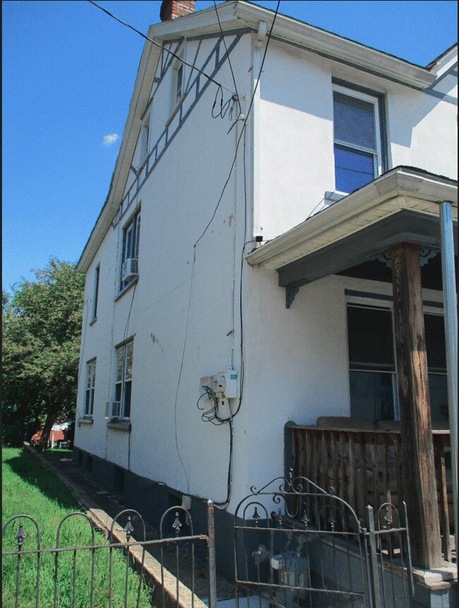 Foto del edificio - 425 E 5th St