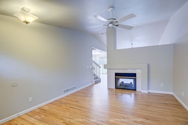 Building Photo - 9641 Cove Creek Dr