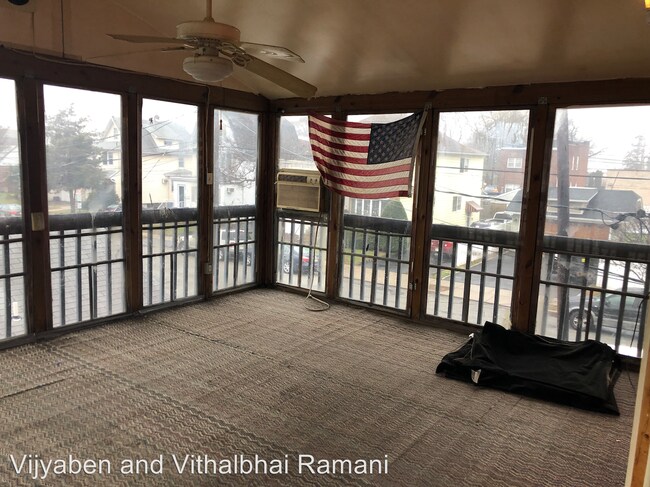 Building Photo - 3 br, 1 bath Apartment - 620 New York Ave