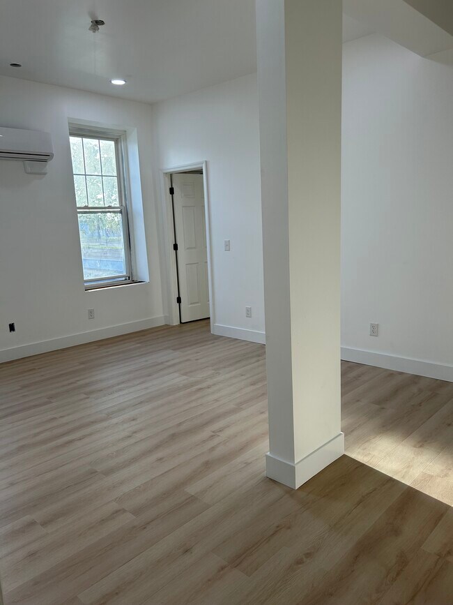 Foto del edificio - 600 E Landis Ave